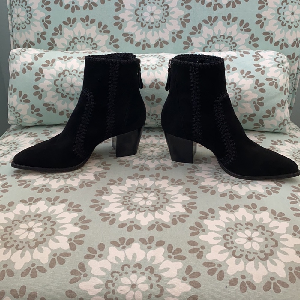 Alexandre Birman Benta Suede Booties - Picture 4 of 12